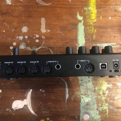 E-RM  Multiclock USB Hardware Sequencer Clock Generator 2019 - Black image 3
