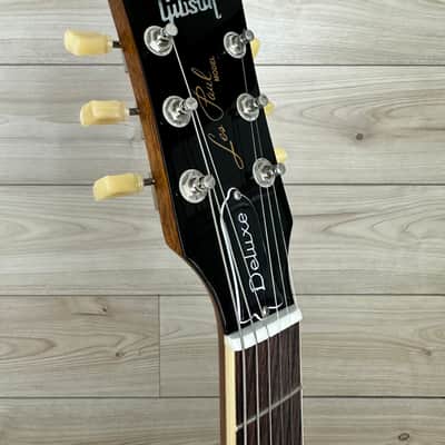 Gibson Les Paul Deluxe 70s Electric Guitar - Goldtop image 10