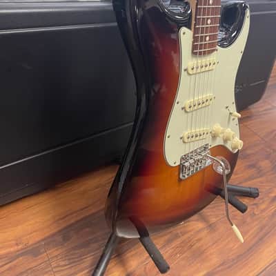 Fender American Professional Stratocaster with Rosewood Fretboard 2017 - 2019 - 3-Color Sunburst image 6