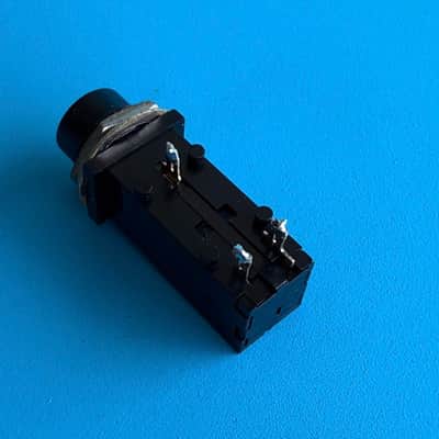 Marshall G15RCD Guitar Amplifier Replacement Part: Mono TS 1/4" Jack Socket image 3