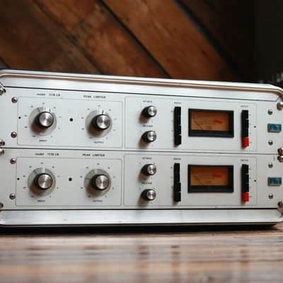 Urei 1176LN Rev. H Limiting Amplifier (Stereo Pair) - Silver Panel image 2