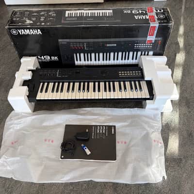 Perfectly Working Yamaha MX49 + Large Motif Sound Library On USB Drive