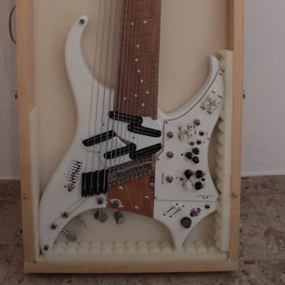 Crazyest Guitar 2021 - 15-Strings - 5 Built in Effects - Harp Bass - Pit Guitars image 14