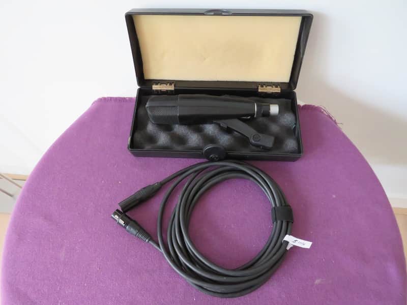 Sennheiser MD 421-U Cardioid Dynamic Microphone - Black image 1