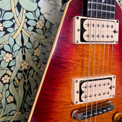 Gibson CMT Flying V "The V" Sunburst 1981 image 8