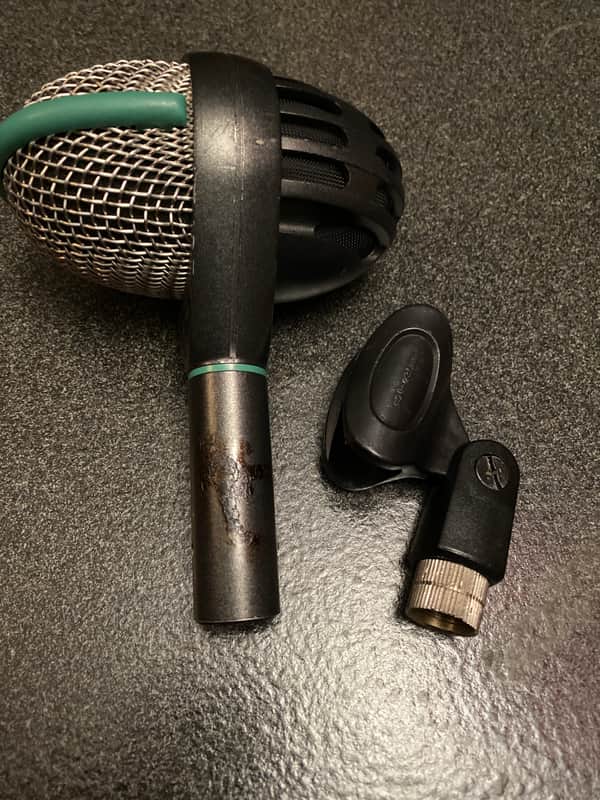 AKG D112 Large Diaphragm Dynamic Bass Drum Microphone | Reverb