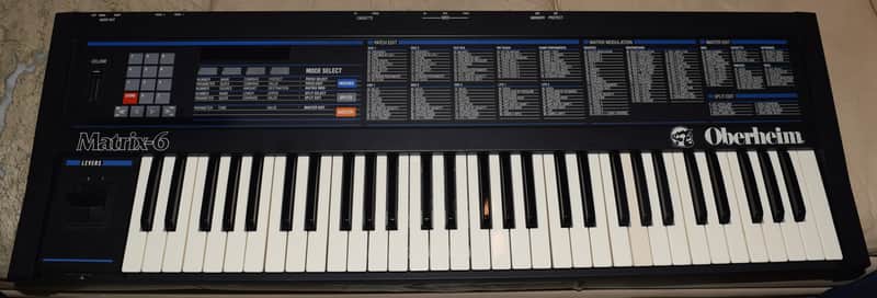 Oberheim Matrix 6 61-Key 6-Voice Synthesizer