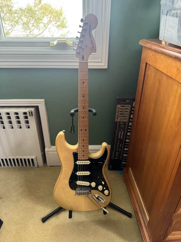 Fender Deluxe Stratocaster 2018 - Vintage Blonde
