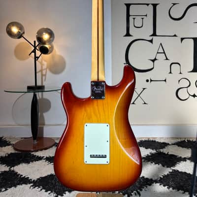 Fender American Standard Stratocaster with Maple Fretboard 2012 ASH 7.4lb image 6
