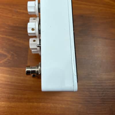 Keeley Caverns Reverb / Delay V2 2017 - Present - White image 4