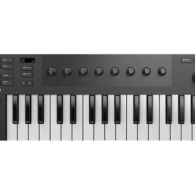 NI Komplete Kontrol M32 Compact Keyboard image 1