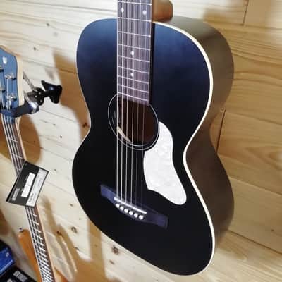 Art & Lutherie Roadhouse Faded Black A/E image 9