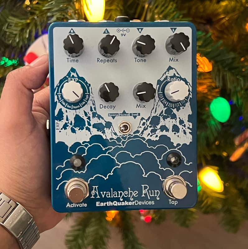 EarthQuaker Devices Avalanche Run Stereo Reverb & Delay with Tap Tempo