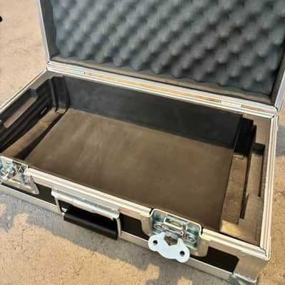 Temple Audio SOLO 18 GM Pedalboard 2010s - Gunmetal image 9