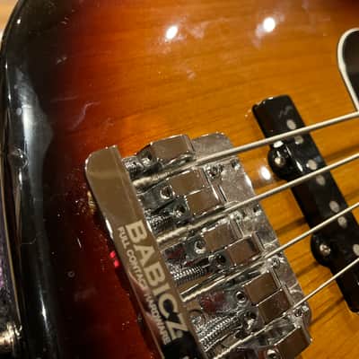 Fender Classic Series '70s Jazz Bass 2008 - 2016 - 3-Color Sunburst image 3