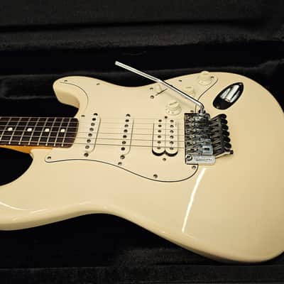 Fender Richie Sambora Signature Standard Stratocaster 1994 - 2002 - Arctic White image 2