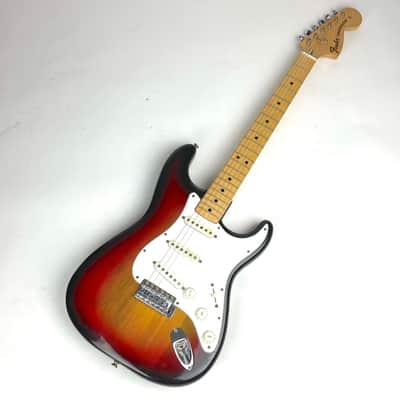 Fender Stratocaster 1974 - Sunburst, Maple neck  Super clean. with original hard  Fender Tolex case image 2