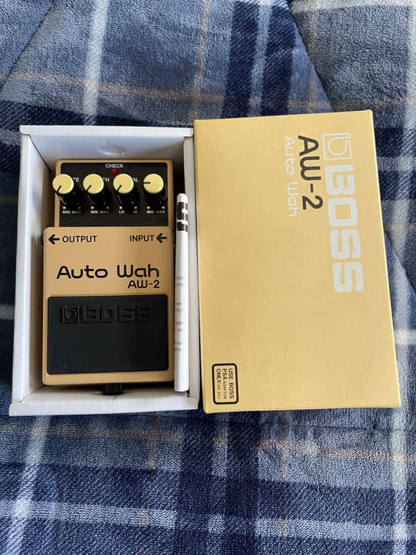 Boss AW-2 Auto Wah | Reverb