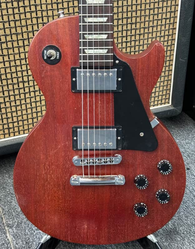 Gibson Les Paul Studio 2004 - Worn Cherry image 1