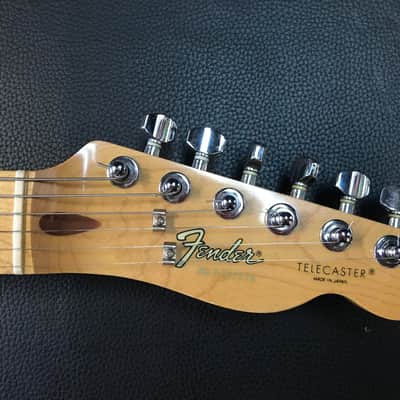 Fender MIJ Telecaster 1989 - Autographed by blues artists commissioned by Fender Frontline mag image 3