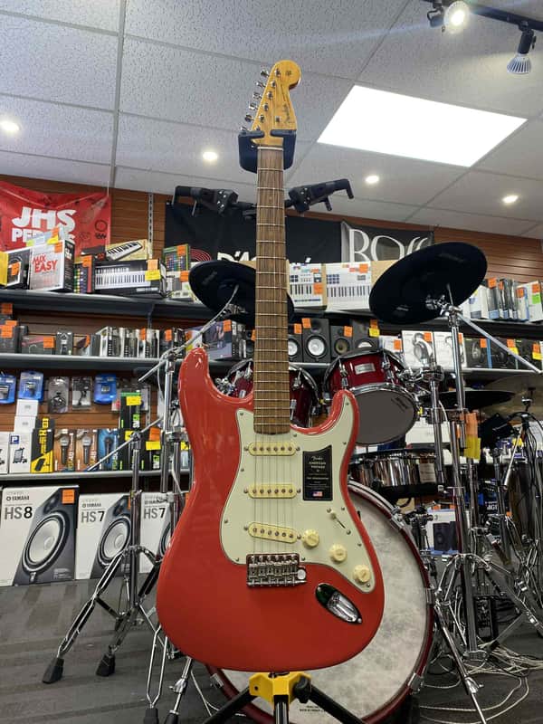 Fender American Vintage II '61 Stratocaster | Reverb Canada
