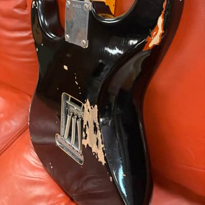 2008 Fender Custom Shop David Gilmour Stratocaster Relic Black over 3-Color Sunburst image 13
