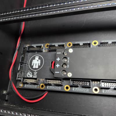 Intellijel 7U 84HP Stealth Black Powered Eurorack Synth Performance Case - Black image 3