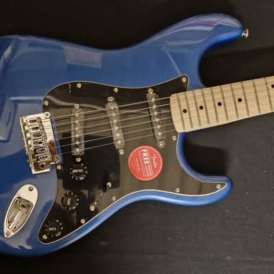 Squier Affinity Series Stratocaster Electric Guitar, Maple, Lake Placid Blue (DAMAGED) image 2