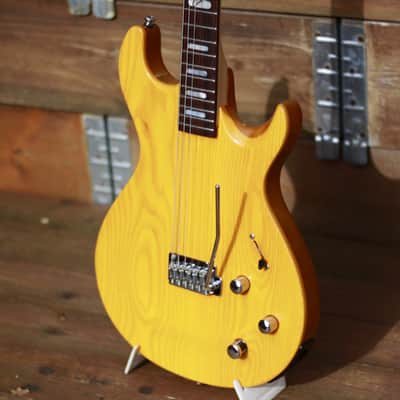 Line6 Variax 700 - Amber image 1
