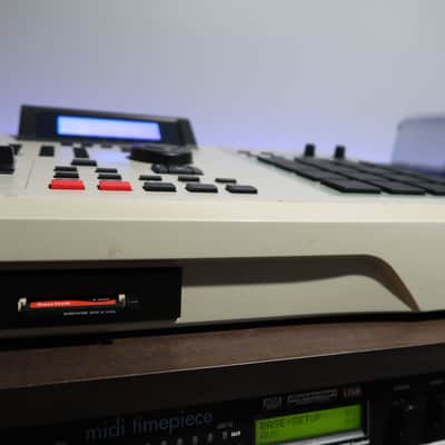 Custom Akai MPC 2000XL - 32MB RAM - 8 Outputs - CF Card Reader - NEW LCD + MORE image 5