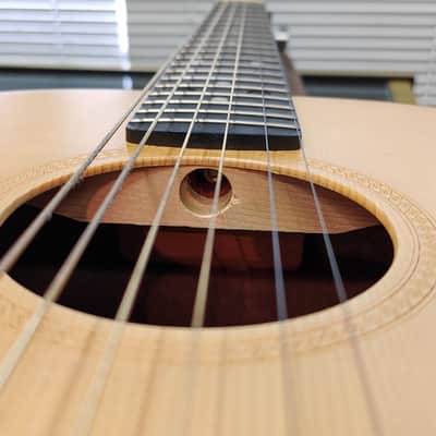 Taylor Baby Taylor (BT1) Acoustic Guitar 3/4 Travel Guitar - Natural image 18