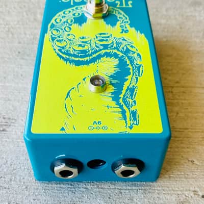 EARTHQUAKER TENACLE OCTAVE UP GUITAR / BASS PEDAL W BOX image 3