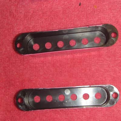 Unknown SET of 3 single coil pickup covers 2000's? - PINK image 3
