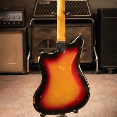 Fender Vintage 1962 Jazzmaster Electric Guitar - 3-Tone Sunburst with Hardshell Case - Used image 7