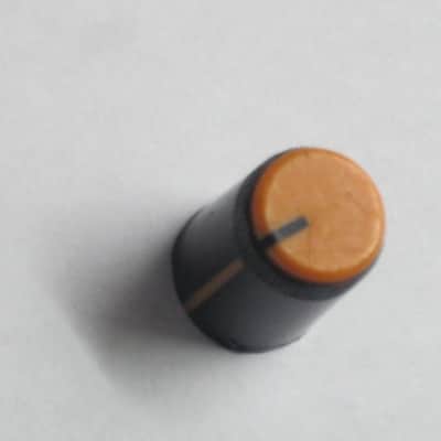 ONE lightly used / mostly very clean (top side has some short scratches) genuine Boss DF-2 KNOB, fits split shaft shaft (stem) mid 1980s - early 1990s - TOP: orange with black marker // SIDEs: black // hard plastic (NO pedal / NO other items) image 7