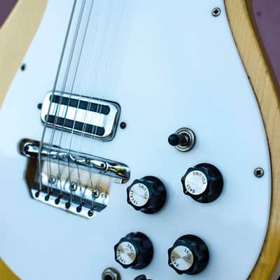 Rickenbacker 450/12 1966 Mapleglo with genuine case image 3