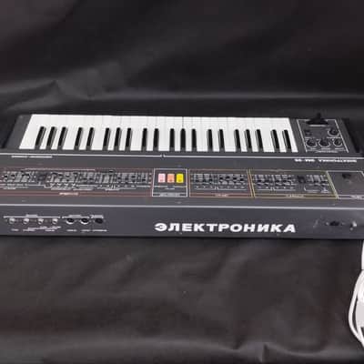 Elektronika EM-25 - soviet analog synth, 1990 image 9