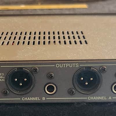 Samson E30 2/3 Octave Stereo 15 Band Graphic EQ image 2