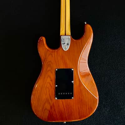 Fender American Vintage II '73 Stratocaster with Maple Fretboard - Mocha image 4