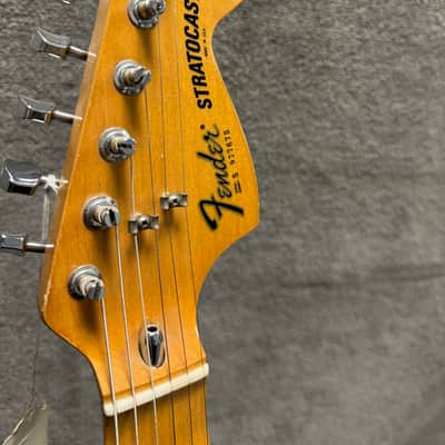 Fender Stratocaster with Scalloped Maple Fretboard 1978 - 1981 - Sunburst image 6