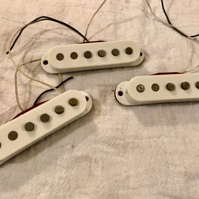1982 Fender Red Bobbin 57/62 Stratocaster Pickup Set Vintage image 16