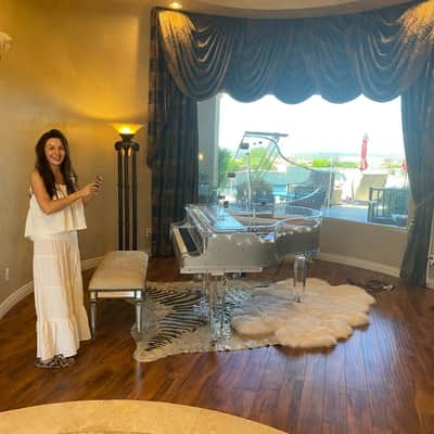 Stunning transparent / white/ acrylic Crystal Grand Piano image 3