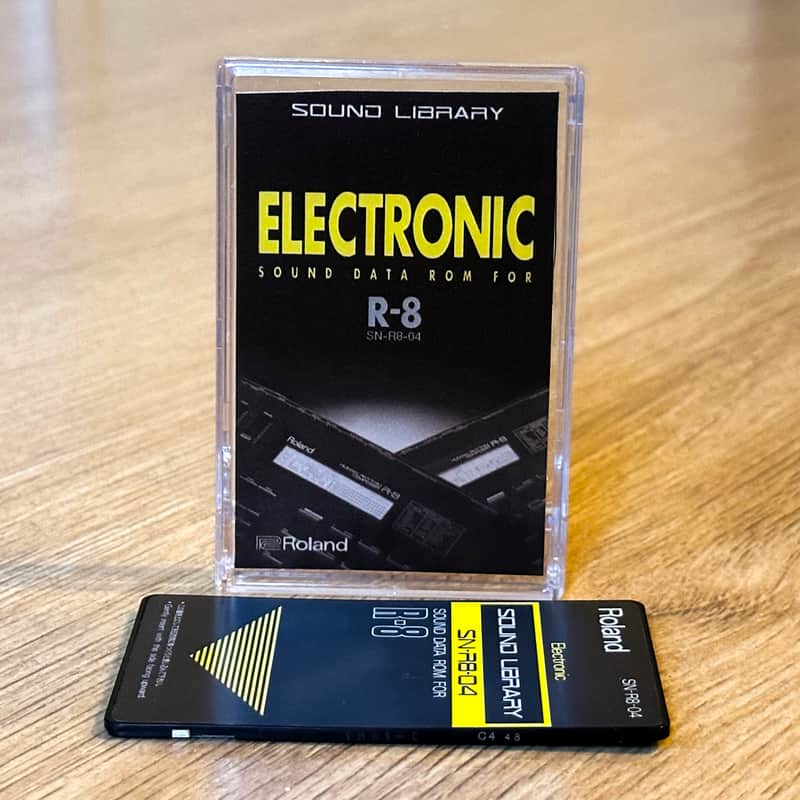 Roland R-8 / R-8m / R-8 MKII | SN-R8-04 ELECTRONIC | Waveform ROM Voice Card | image 1