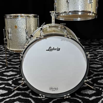 Ludwig No. 996-1 Club Date Outfit Drum Set (8x12"/14x14"/14x20") w/ Keystone Badges 1967 - Silver Sparkle image 2