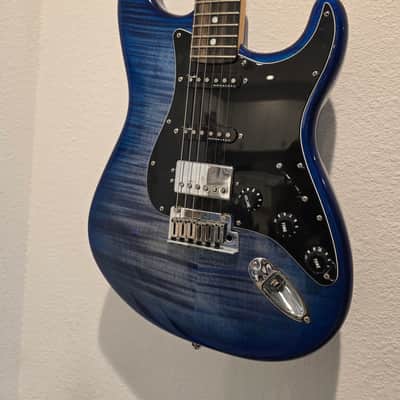Fender American Ultra Stratocaster HSS Plus Top 2021 - Denim Burst image 2