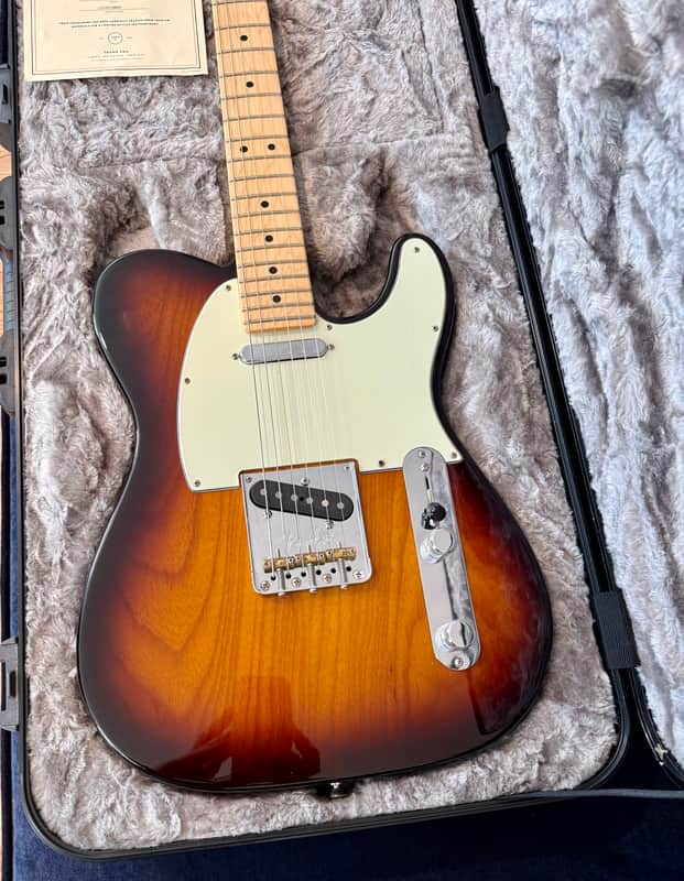 Fender American Professional Telecaster with Maple Fretboard