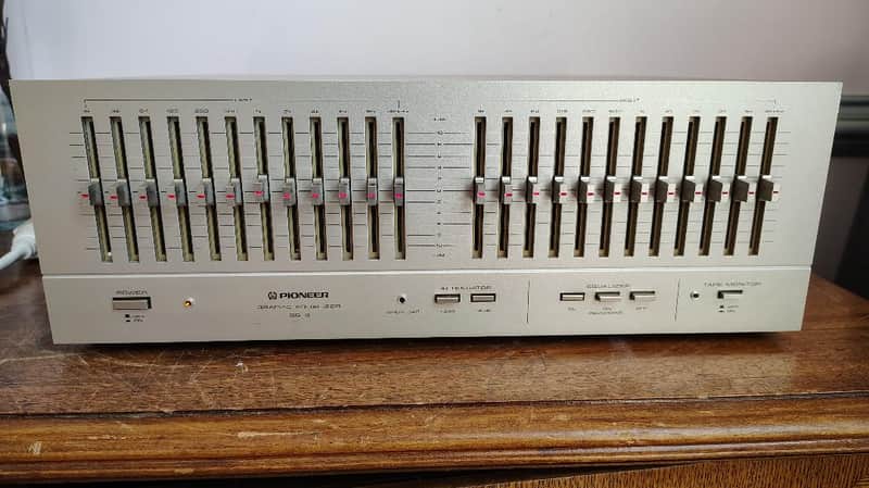 Pioneer SG9 equalizer in excellent condition - 1980's image 1
