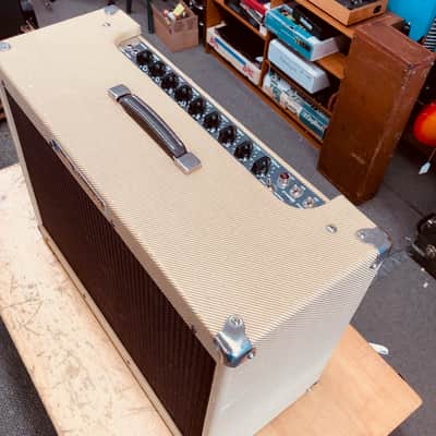 Peavey Classic 50 212 Guitar Tube Combo Amp *Tweed* image 2
