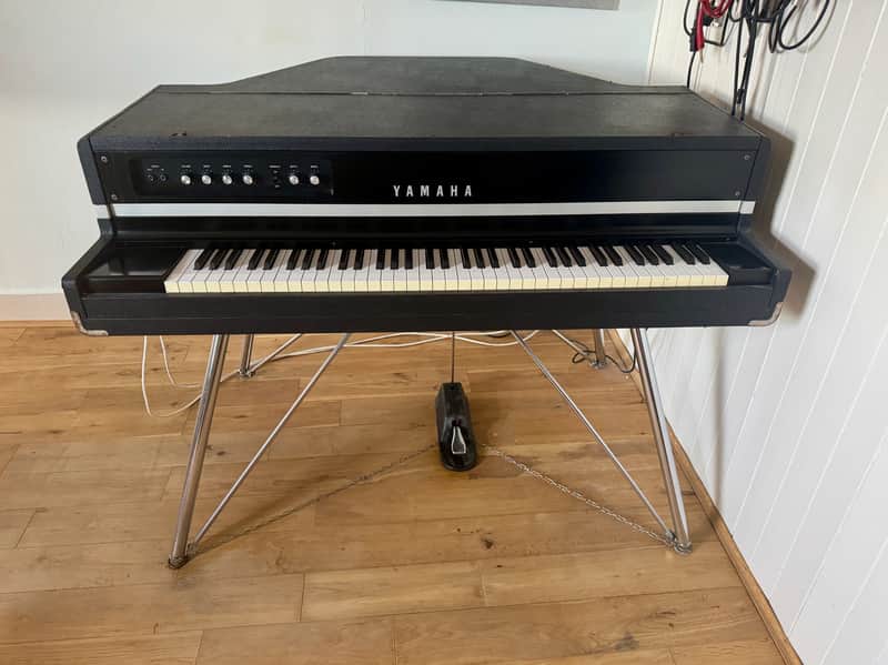 Yamaha CP-70B Electric Grand Piano