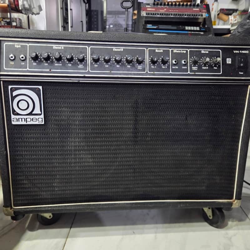 Ampeg Vh-140c Guitar Combo image 1